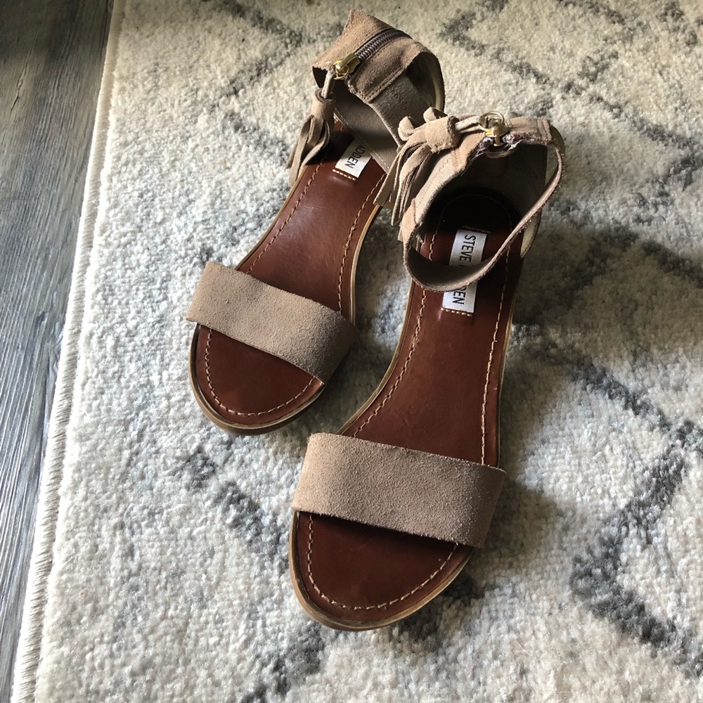 Steve Madden Darcie Taupe Suede Tassel Zip Sandals Ankle Strap